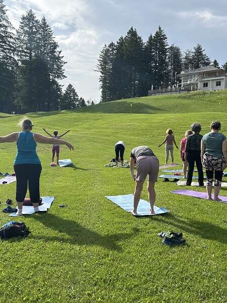 COURS DE YOGA SANTE ET YOGA POUR TOUS EN SALLE ET EN EXTERIEUR