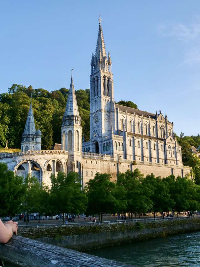 VISITE GUIDÉE DU SANCTUAIRE NOTRE-DAME DE LOURDES