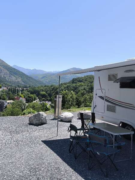 PARKING GOSUN LOURDES - CAMPING-CARS - VOITURES