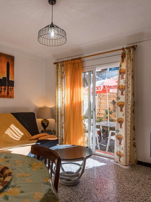APPARTEMENT RDC AVEC EXTERIEUR ET PARKING