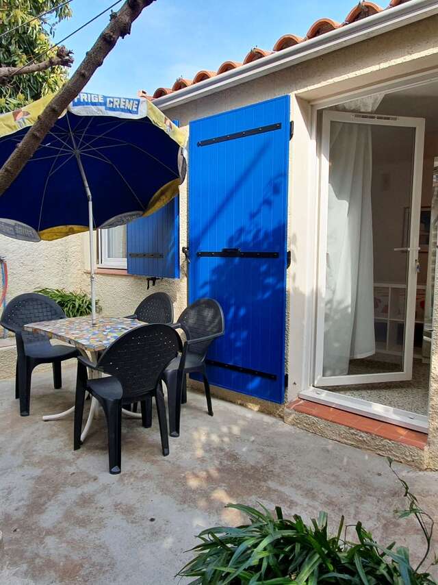 STUDIO SPACIEUX (A) AVEC EXTÉRIEUR ET PARKING