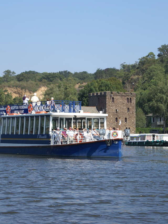 Croisière sur la Mayenne à bord du bateau-promenade "l'Hirondelle" au départ de Chenillé-Changé