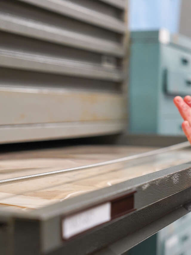 Industrielle Attitude : Archives municipales et communautaires