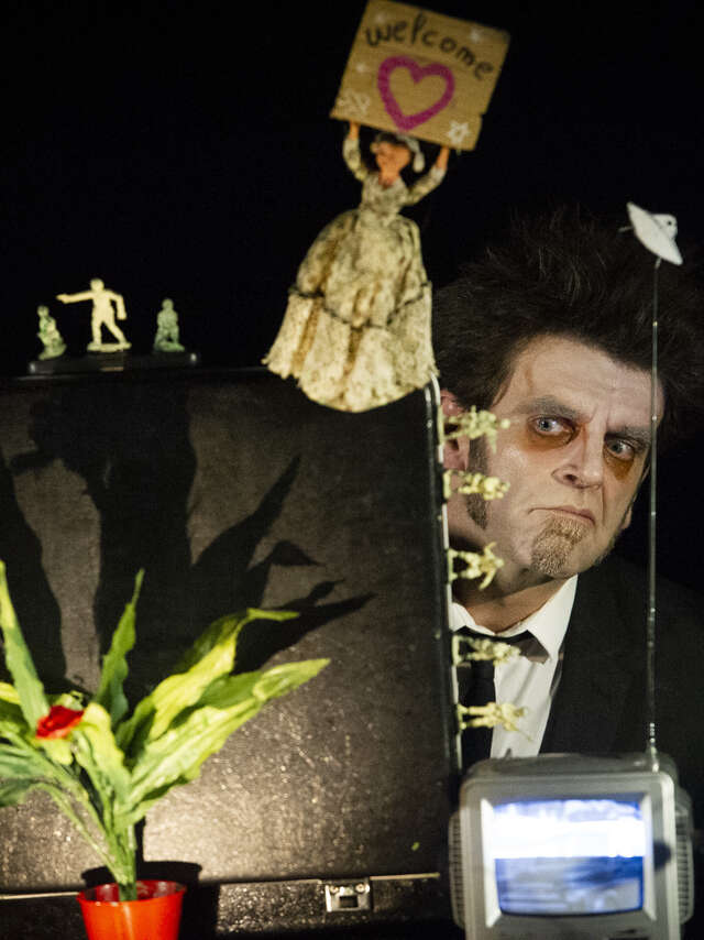 Envahisseurs par la Cie Bakélite