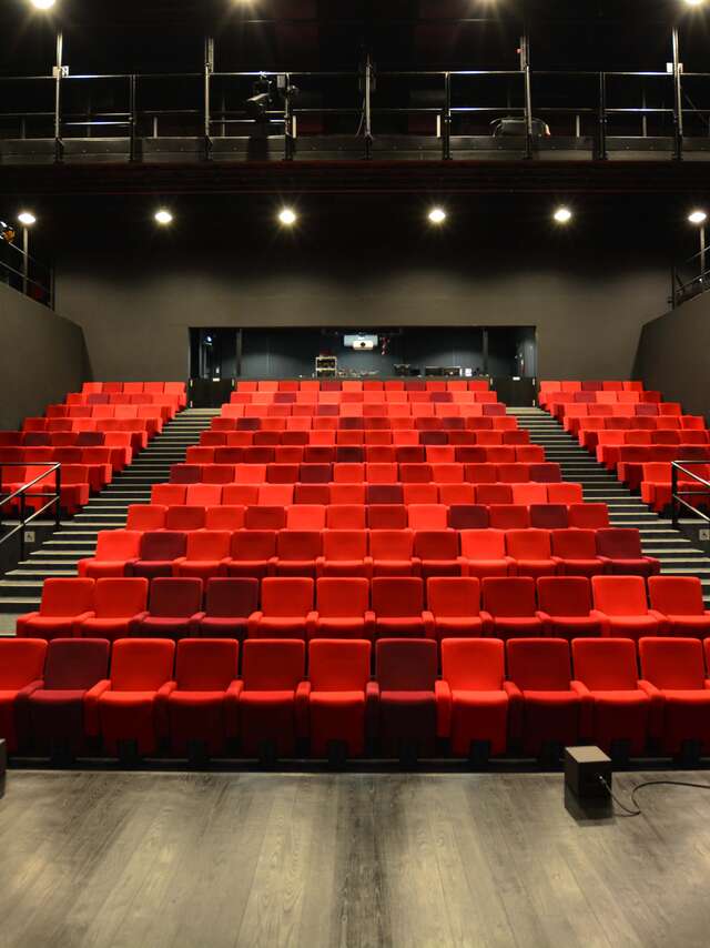 Industrielle Attitude : Théâtre Les 3 Chênes