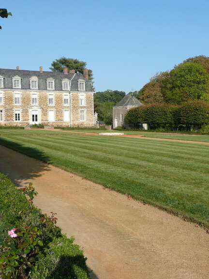 CHÂTEAU DE LA FAUCILLE