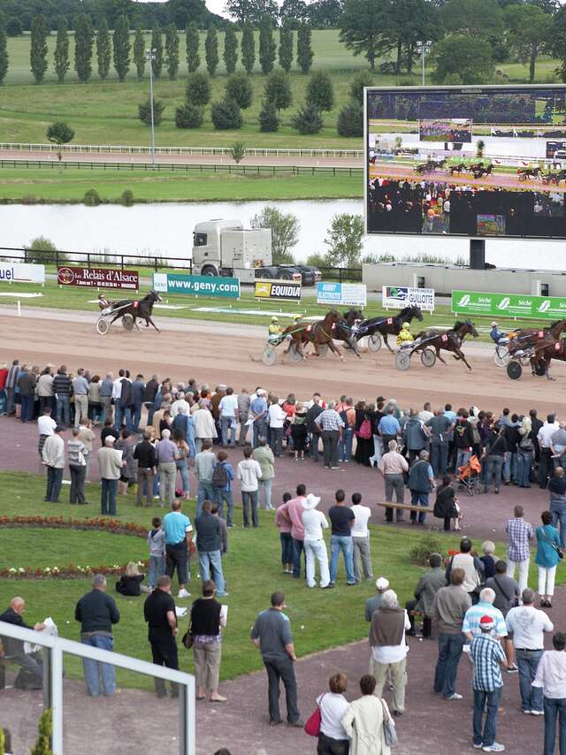 Industrielle Attitude : Hippodrome