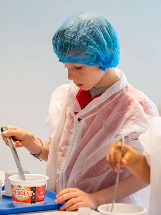 Atelier apprenti fromager à la Cité du Lait