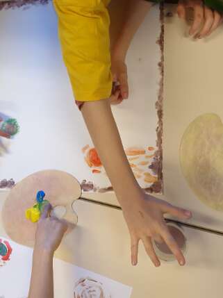 Atelier famille "Des doigts hauts en couleurs" au Musée Robert Tatin