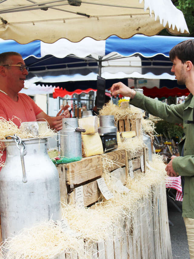 Marché de Louverné
