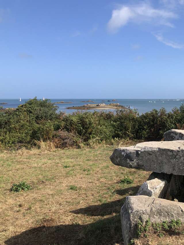 4000 ans d’histoire et une belle vue de la côte en anglais