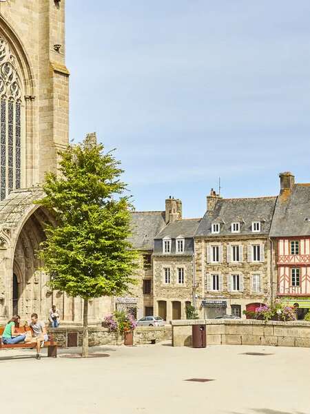 Histoire spirituelle de Tréguier par ses bâtiments