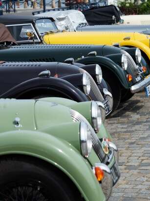 Rassemblement de vieilles voitures