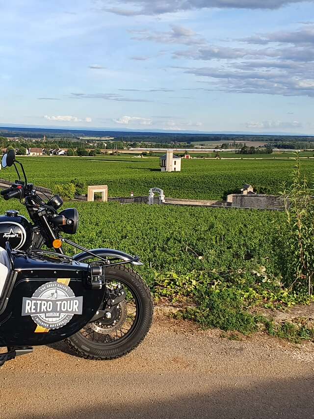 EXCURSIONS EN SIDE-CAR DANS LE VIGNOBLE - ESCAPADE EN CÔTE DE NUITS