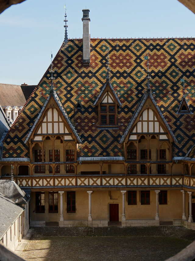 Hôtel-Dieu - Hospices de Beaune - Visite guidée découverte > Parcours Esprit des lieux "Il était une fois l'Hôtel Dieu : Charité 2024"