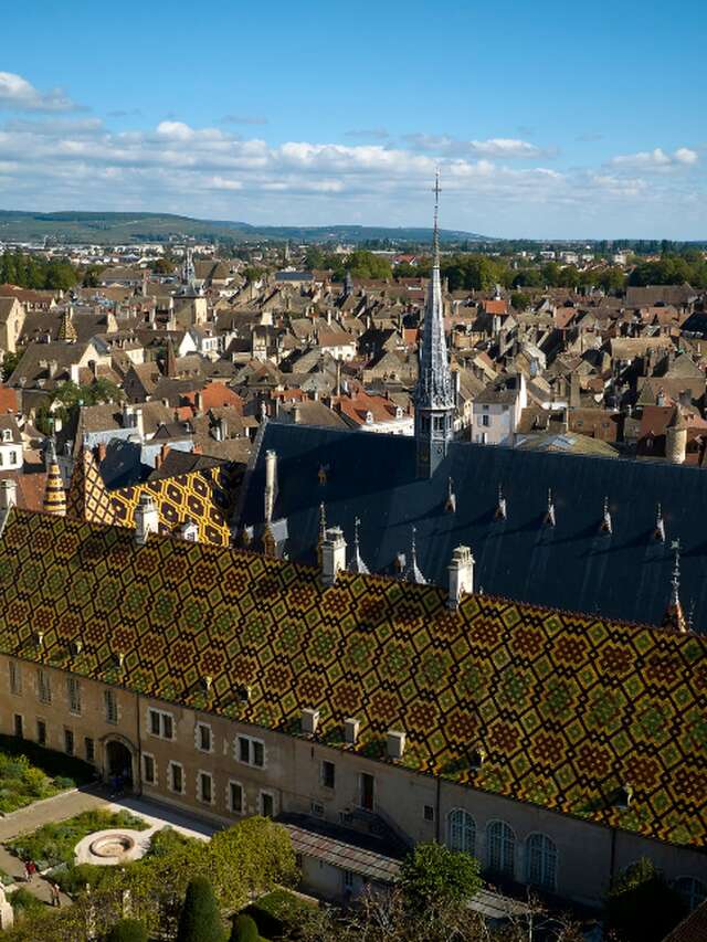 Hôtel-Dieu - Hospices de Beaune
2026 - MOUVEMENT(S)
[RANDO-VÉLO] De Beaune à Meursault sur les traces de "La Grande Vadrouille"
