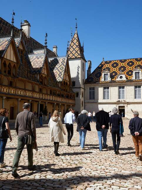 Hôtel-Dieu - Hospices de Beaune
2026 - MOUVEMENT(S)
[EN-QUÊTES D'HISTOIRES] La communauté des dames hospitalières au XIXe siècle : infirmières et religieuses