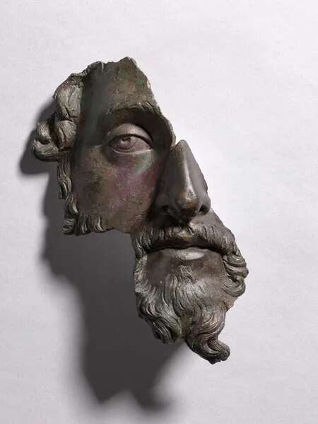 1er dimanche du mois : Visite guidée exposition temporaire - "Visages. L'art du portrait grec et romain dans les collections du Louvre".