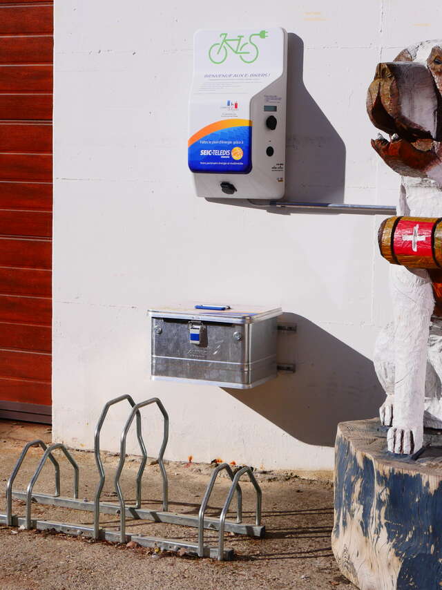 Electric bike charging station in la Tzoumaz