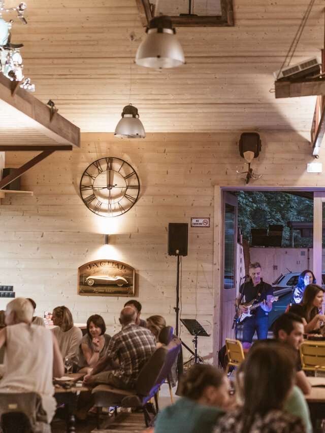 BJ's Café