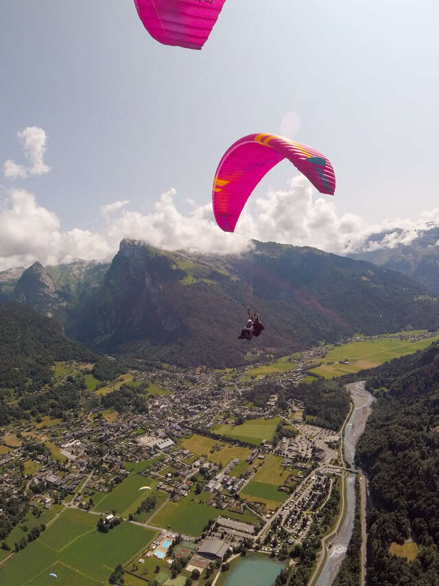 Baptêmes de parapente : La nature en version grand angle !