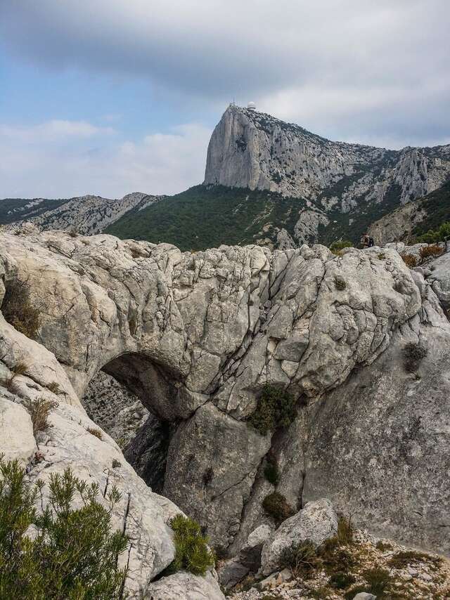 Journée randonnée du côté de Cuges-les-Pins "Chemin du blé - Moulin de Cuges -Trou du vent"