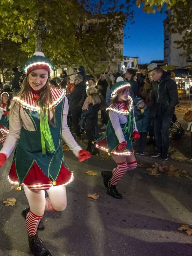 Grande parade du père Noël et feu d'artifice