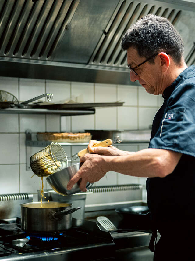 Kiwi street food café