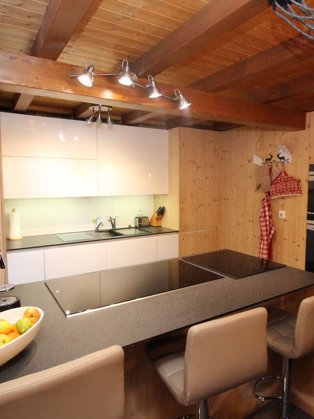 Chalet Teremok - Luxury 5 Bedroom Chalet, Sauna and Indoor Jacuzzi