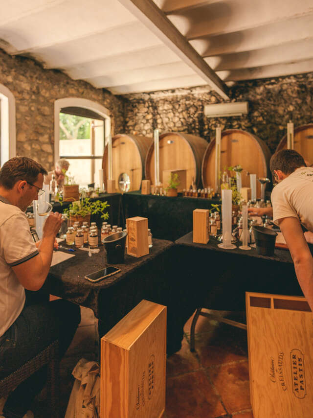 Atelier pastis à la Maison Ferroni