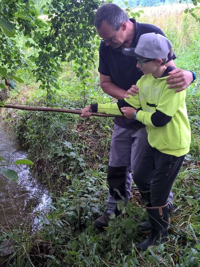 Initiation à la pêche aux écrevisses sur la Besbre à Châtel-Montagne