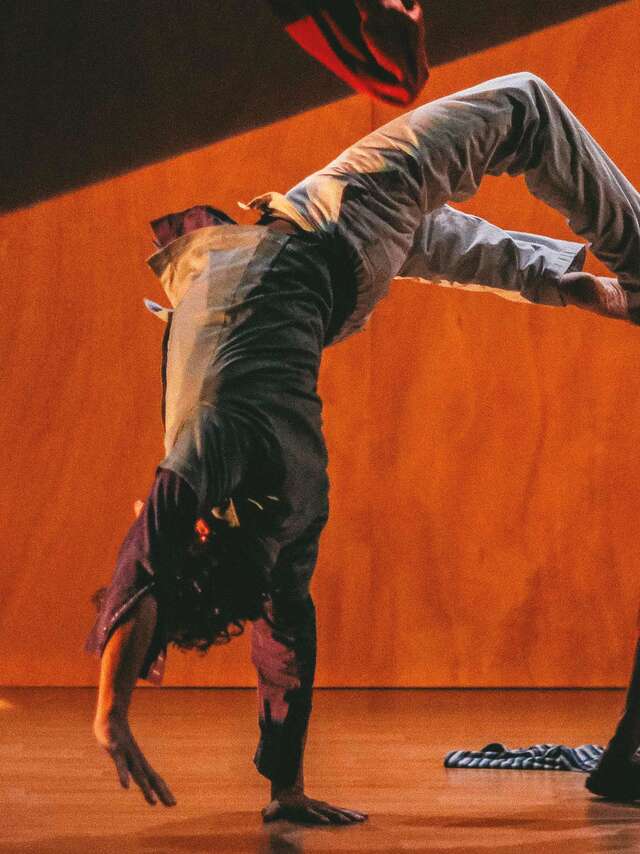 Intérieur nuit • Association W