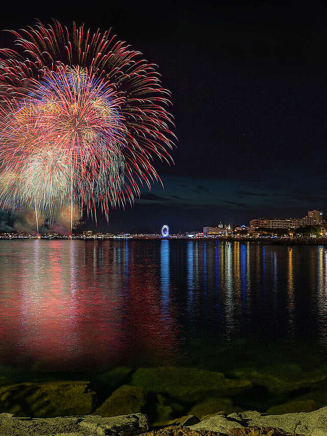 Feu d'artifice - Baie de Saint-Raphaël