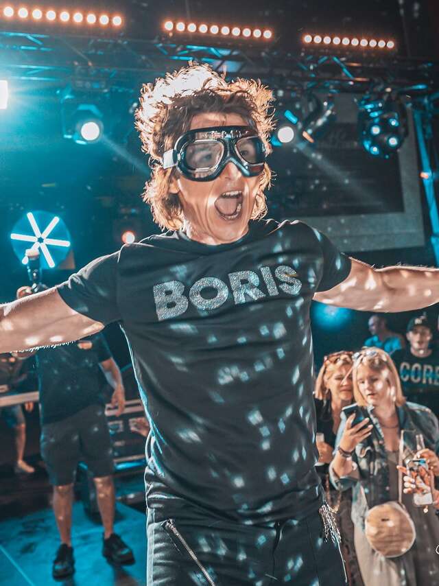 Vaison Night Fever' - 90s / 2000s at the Théâtre Antique