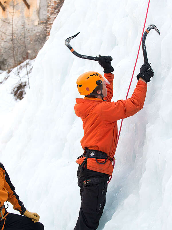 Conditions d'accès cascade de glace artificielle d'Aiguilles