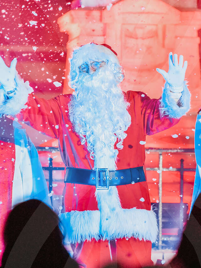Spectacle Show Disney, départ du Père Noël