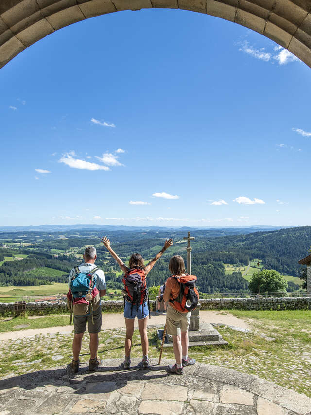 GR®765 et Chemin de St-Jacques-de-Compostelle Cluny/Le-Puy-en-Velay Etape Marols - Merle-Leignec - Branche Est