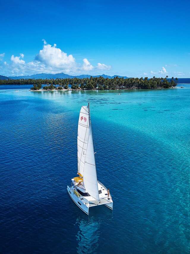 Tahiti Yacht Charter