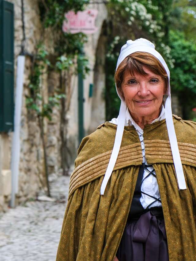 Li Bergie" living crib