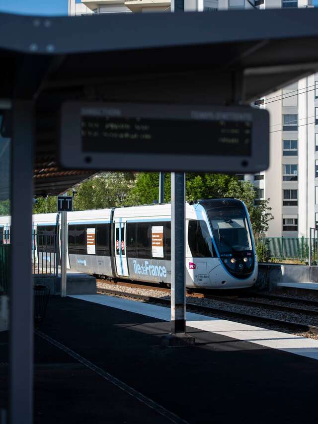 Parcours commenté en tram T13 avec goûter à la gare de Mareil-Marly