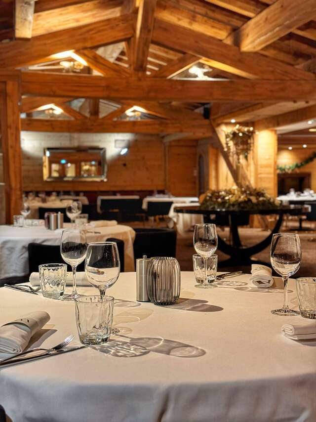 La Brasserie M / Le M Bar