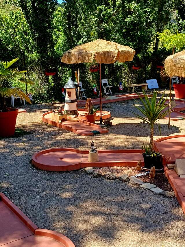 Le Mini Golf du Théos