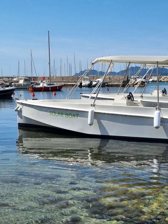 Rent boat without license in Cannes - Afternoon 4PM to 6PM with Solar Boat