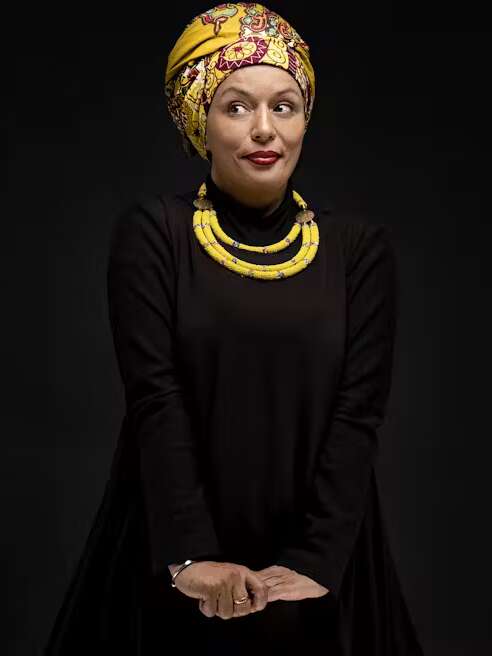 Spectacle - Samia Orosemane