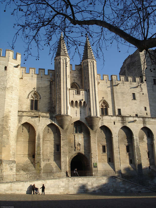 Entdecken Sie Avignon auf drei Spaziergängen
