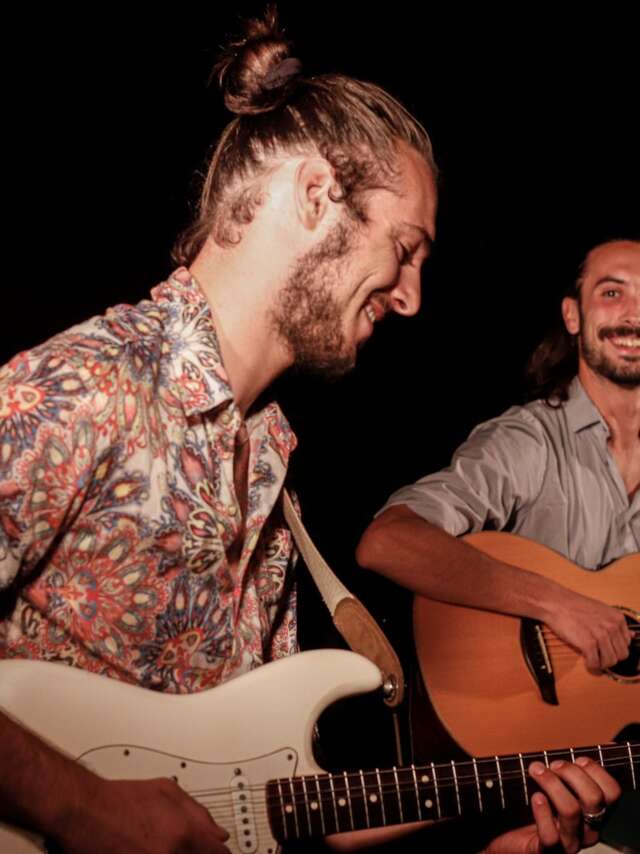 Musique au village – Setes pieds sur terre