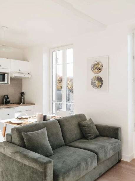 Parisian Romantic Hideaway
