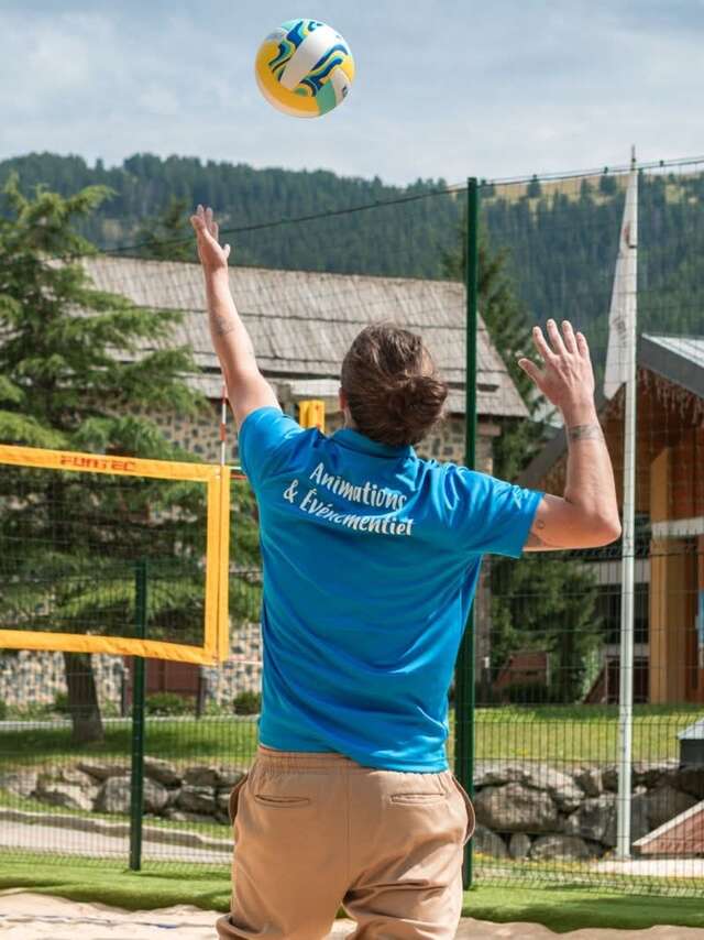 BEACH VOLLEY