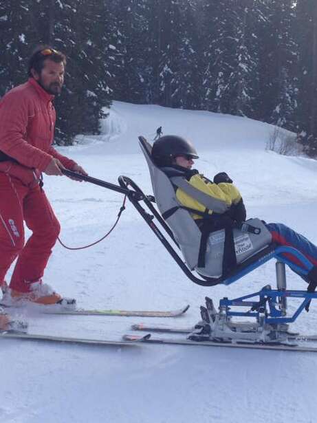 Supervised alpine handiskiing - Activity adapted for PRMs