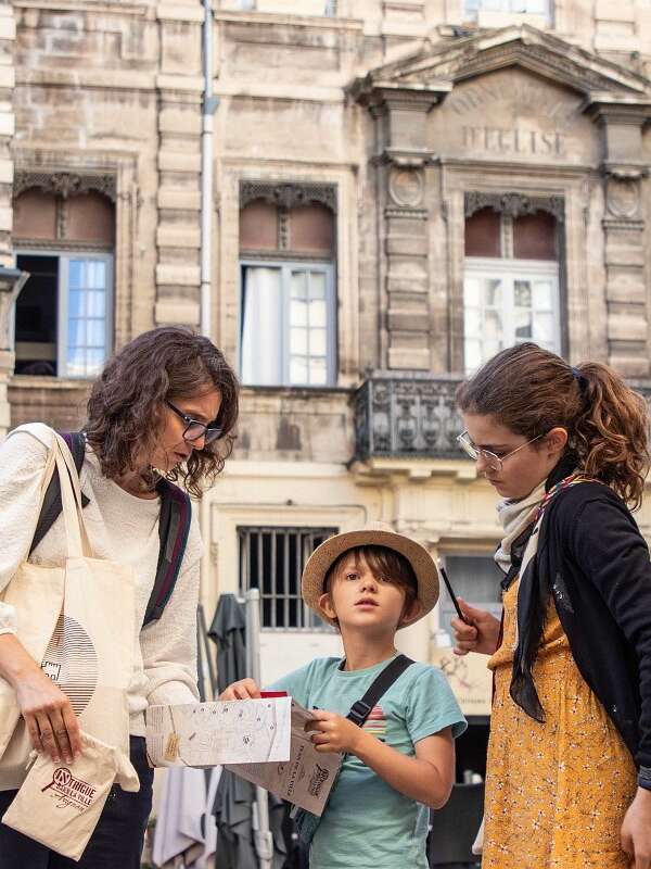 Jeu de piste kit intrigue dans la ville Avignon